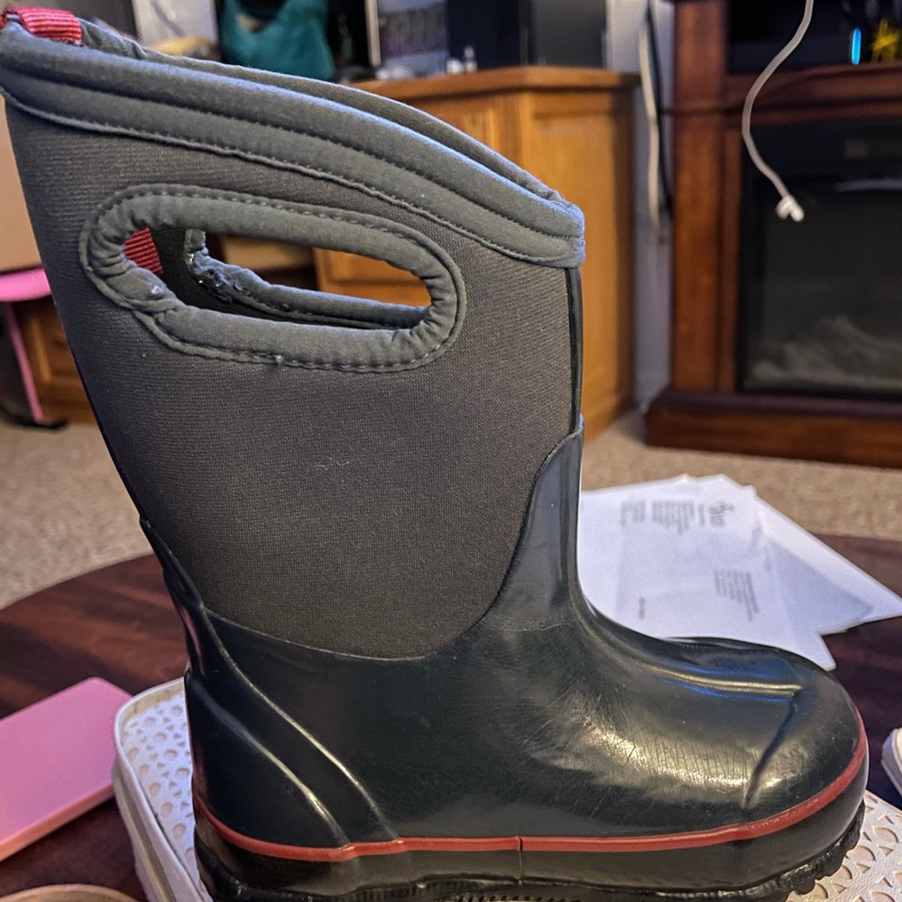 Kids waterproof BOGS boots size 9